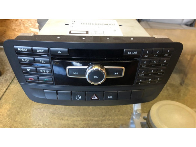 Радио/ проигрыватель CD/DVD / навигация