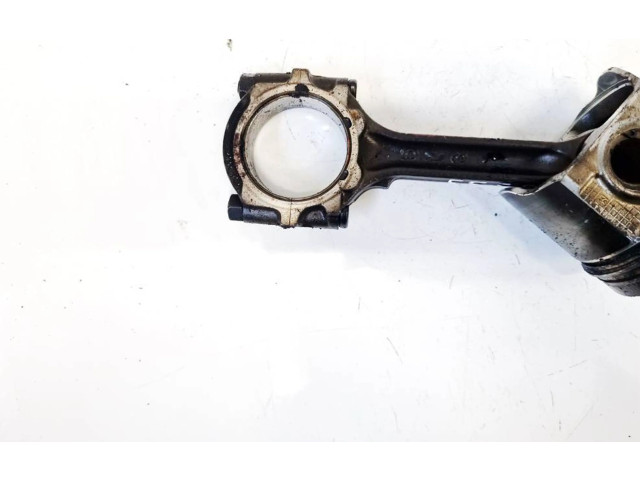 Поршень с шатуном Nissan Almera N16