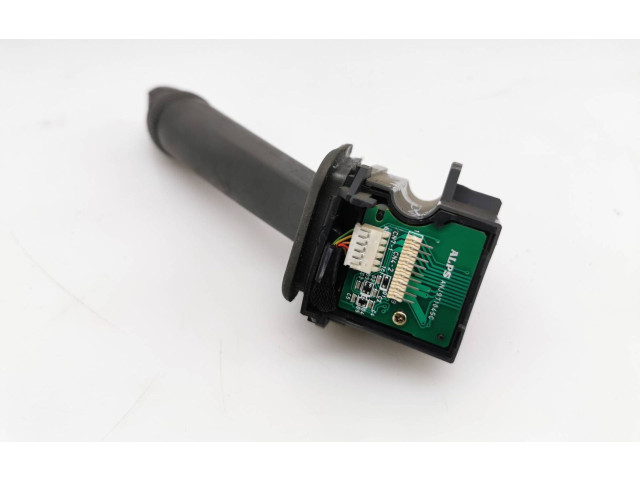 Ручка стеклоочистителей    Volvo V70