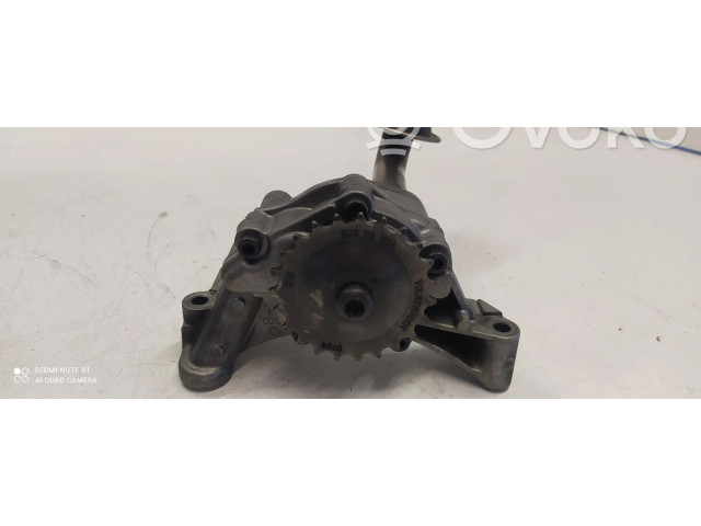 Масляный насос   038115105C  Skoda Octavia Mk2 (1Z) 