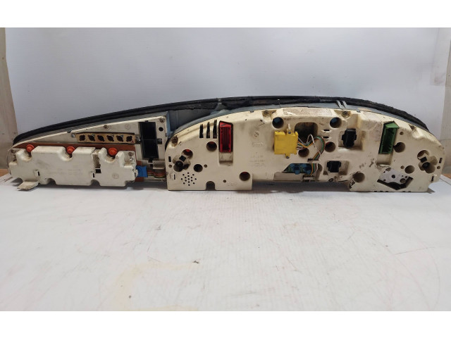 Панель приборов 88311219   Audi A6 S6 C4 4A       