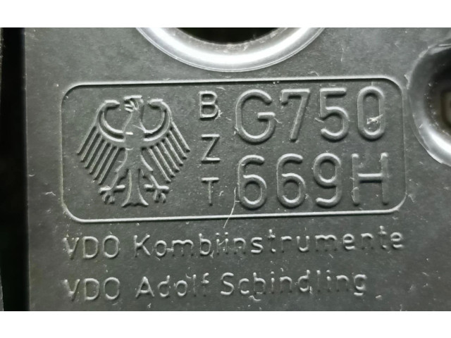 Панель приборов 3U0920810A Skoda Superb B5 (3U)