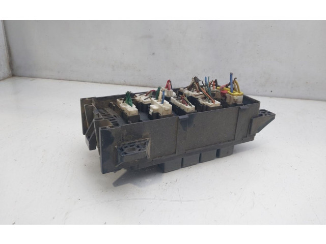 Блок предохранителей 911613E010   KIA Sorento    