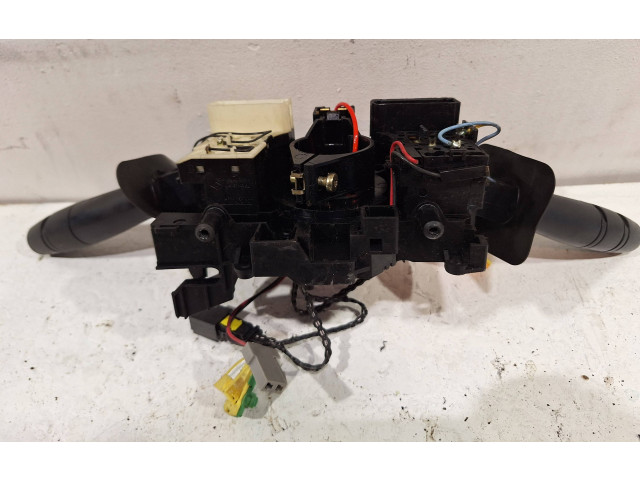 Ручка стеклоочистителей 8200058681 Renault Clio II