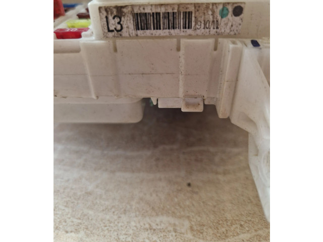 Pojistková skříňka Toyota Hilux (AN10, AN20, AN30) 2010