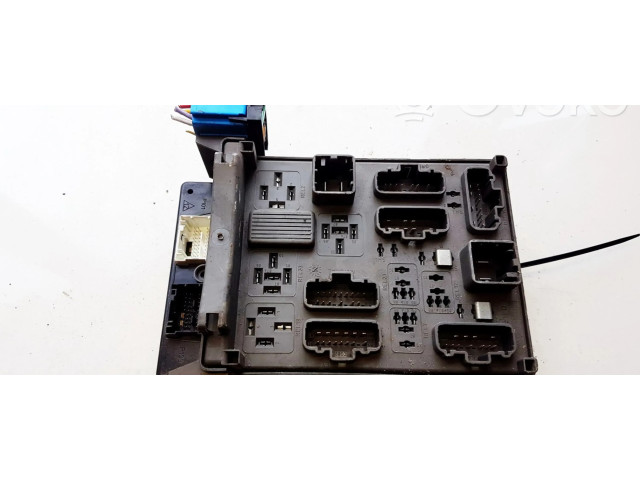   Pojistková skříňka 8200275726   Renault Vel Satis 2002