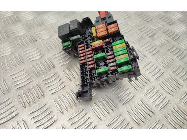   Pojistková skříňka 5WA937615   Volkswagen Transporter - Caravelle T7 2023