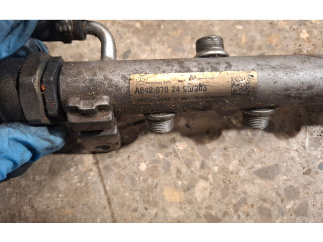 Vstřikovací lišta A6420702495   Mercedes-Benz S W221     