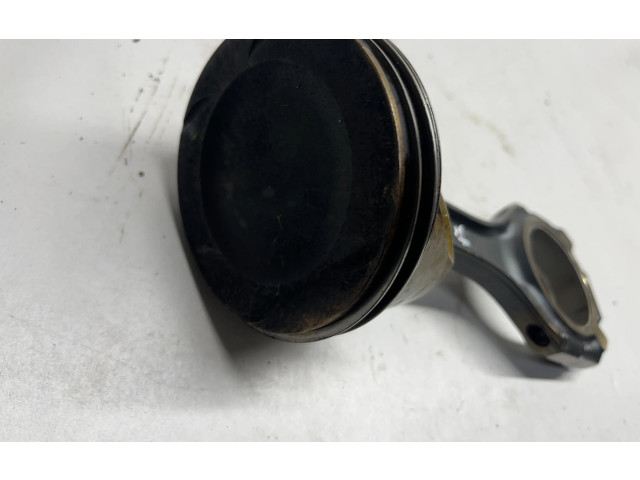 Píst A1570300517, A2780300320 Mercedes-Benz CLS C218 X218 M 157.981