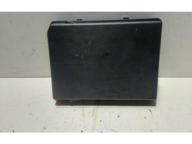 Блок предохранителей 284B73384R   Renault Clio II