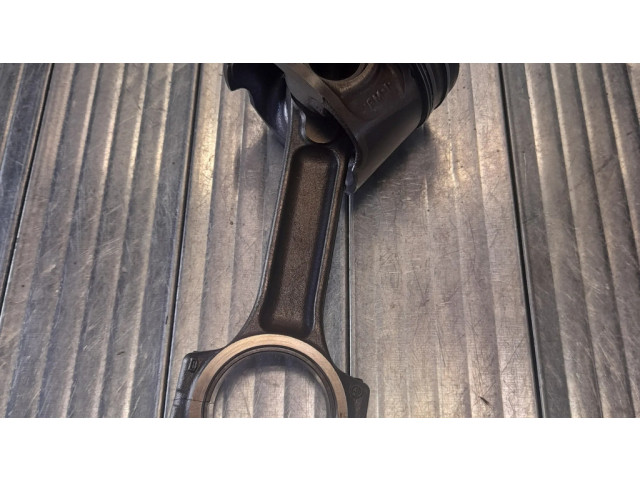 Píst 7657 Dacia Duster pro naftový motor 1.5