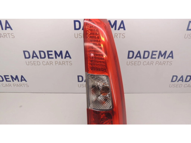 Задний фонарь правый D114 Volvo V70 2000-2004 года