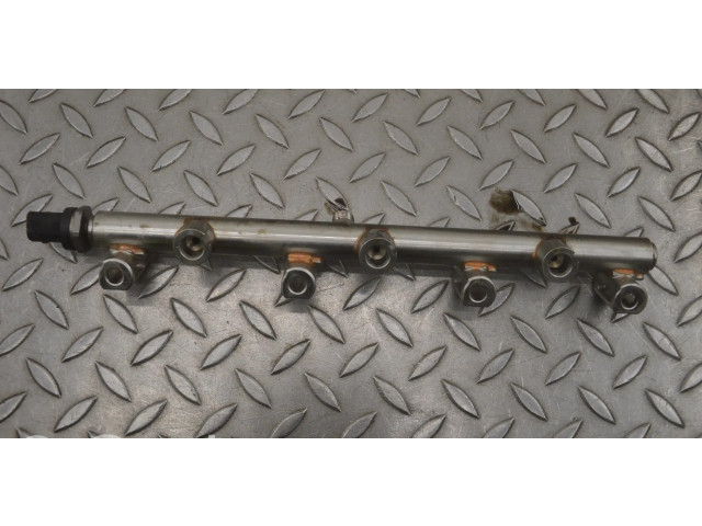 Топливная рампа 000283628, 051170574 Maserati Ghibli 3.0