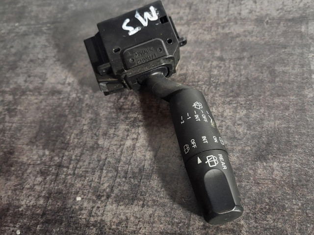 Ручка стеклоочистителей 17D682 Mazda 3 I