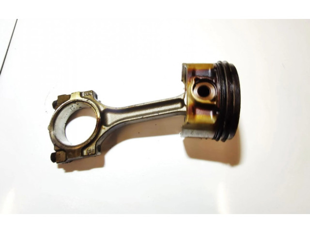 Píst    Saab 9-3 Ver2     