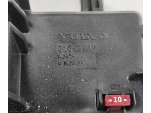 Блок предохранителей 31682732   Volvo S90, V90    