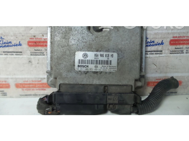 Блок управления двигателя 06A906018HB Skoda Octavia Mk1 (1U)