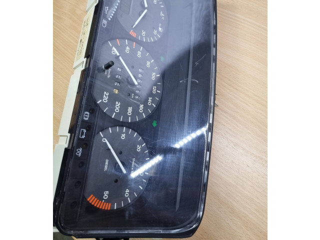 Панель приборов 3A0919033C, 6160593040   Volkswagen PASSAT B4       