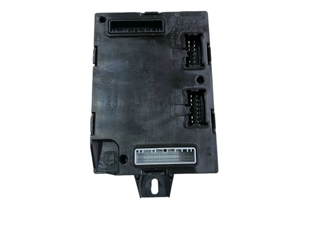 Блок управления двигателем Блок управления 284B10847R, 31661371   Renault Trafic III (X82)