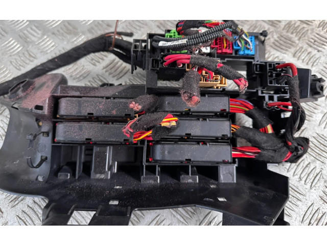 Блок предохранителей  4M0971845BR   Audi SQ7    