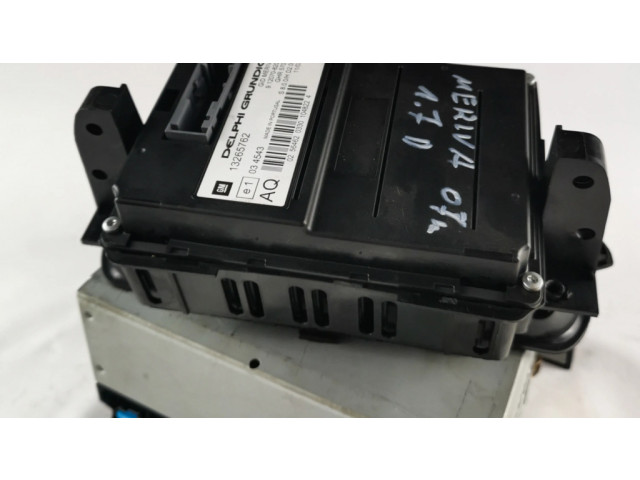 Радио/ проигрыватель CD/DVD / навигация