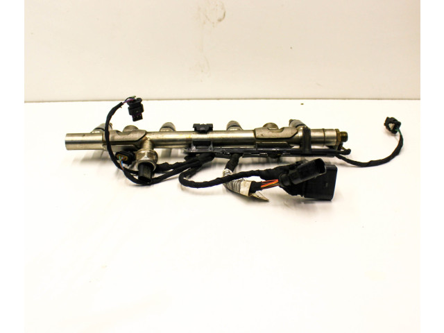 Топливная рампа 4M0857273A, 4M0857974A Audi Q7 4M для двигателя -