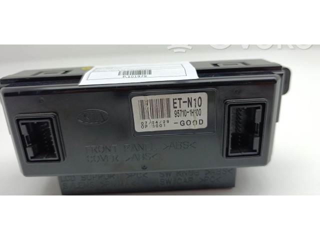 Дисплей    957101H100   KIA Ceed