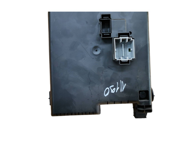 Блок предохранителей 30728512, 06W033 Volvo XC90