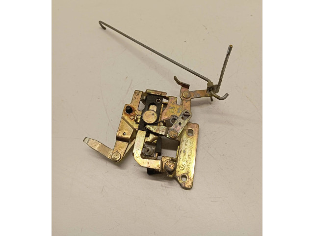 Замок багажника 721843654B    Volkswagen Transporter - Caravelle T4 1991 - 2003 года