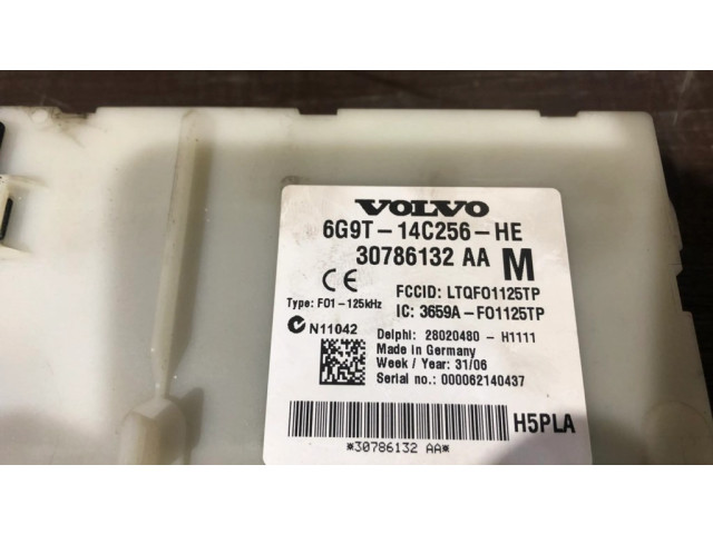 Блок предохранителей 30786132AA Volvo S80