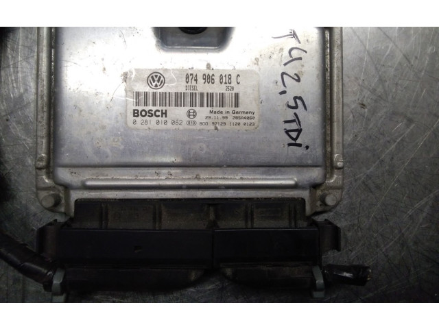 Řídící jednotka 074906018C, 0281010082 Volkswagen Transporter - Caravelle T4 1997