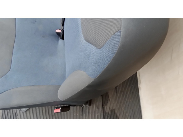 Переднее двухместное сиденье