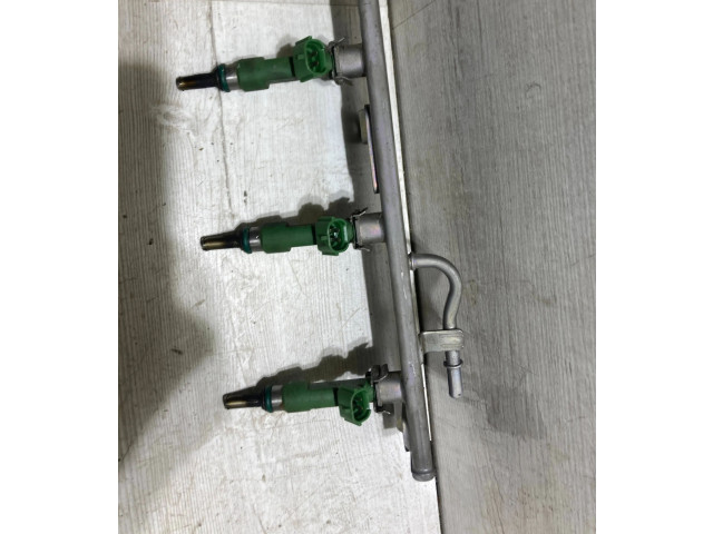 Комплект форсунок 175204021R    Renault Clio V   