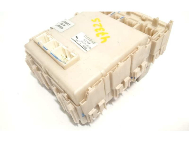 Pojistková skříňka Řídící jednotka BSM 8273047290 Toyota Prius (XW20) 2008