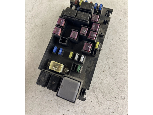 Блок предохранителей MB100200B, 82241AG060 Subaru Outback