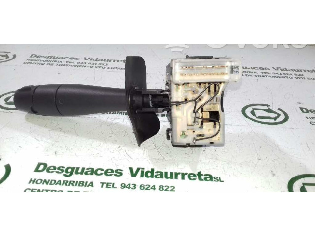 Ручка стеклоочистителей    Renault Clio III