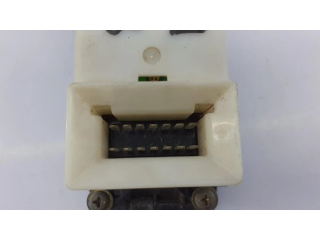 Включатель электрических окон