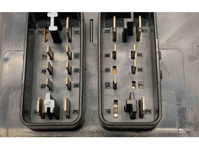 Блок предохранителей LJA2800CE Jaguar XK8 - XKR