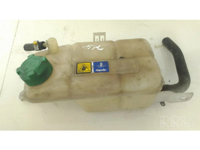 Расширительный бачок охлаждающей жидкости