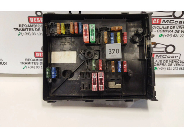 Pojistková skříňka 1K0937125C Volkswagen Golf VI 2004