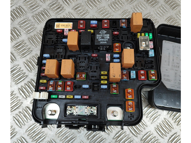 Блок предохранителей 8238039020, 8238139110 SsangYong Korando