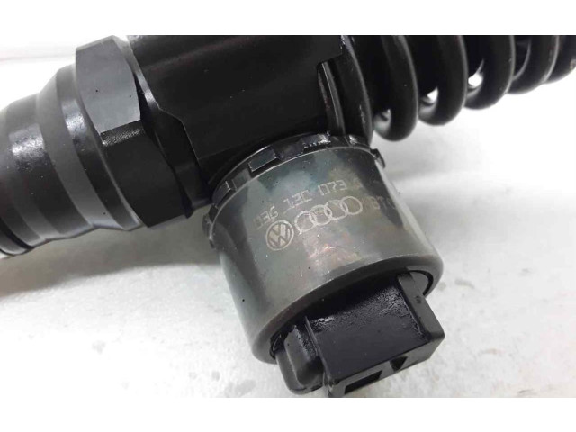 Форсунка 03G130073G Audi A3 S3 8P