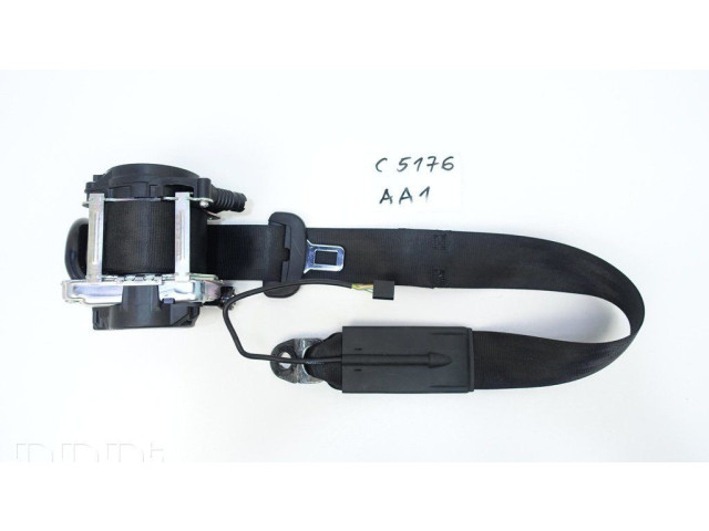 Передний ремень безопасности