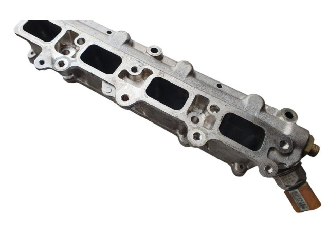 Топливная рампа 03C906051H Volkswagen Golf VI для двигателя CAXA