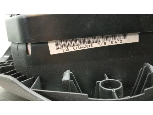 Подушка безопасности водителя 34079431A Dacia Duster