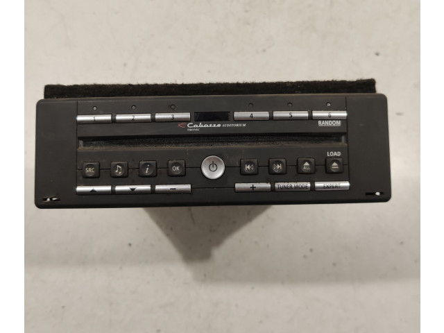 Радио/ проигрыватель CD/DVD / навигация