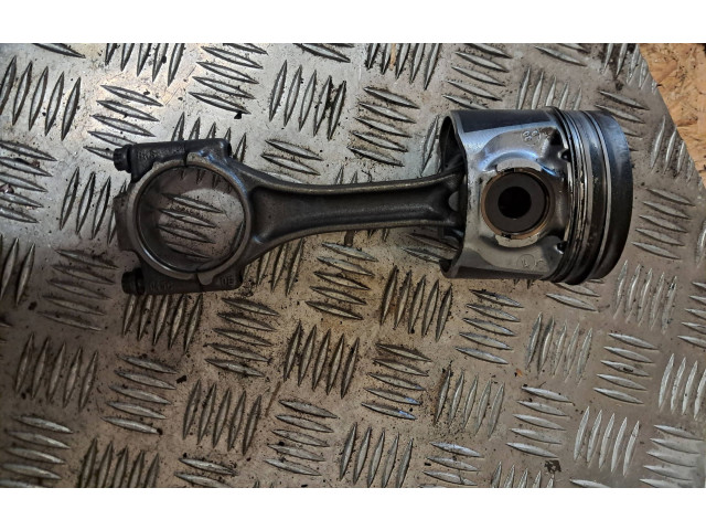 Поршень 045C Ford Galaxy