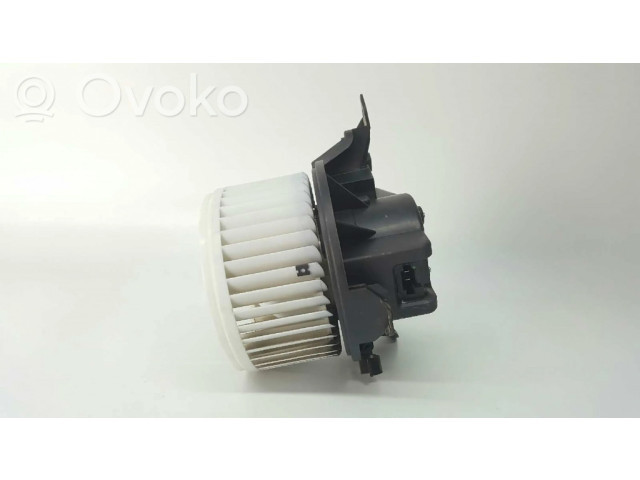 Вентилятор печки    95518102, 95514201   Opel Combo D
