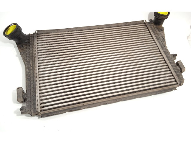 Интеркулер 1K0145803A Volkswagen Touran I