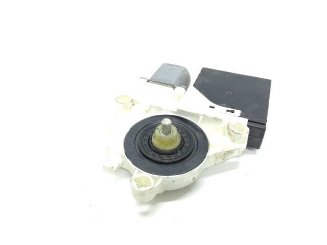 Передний двигатель механизма для подъема окон